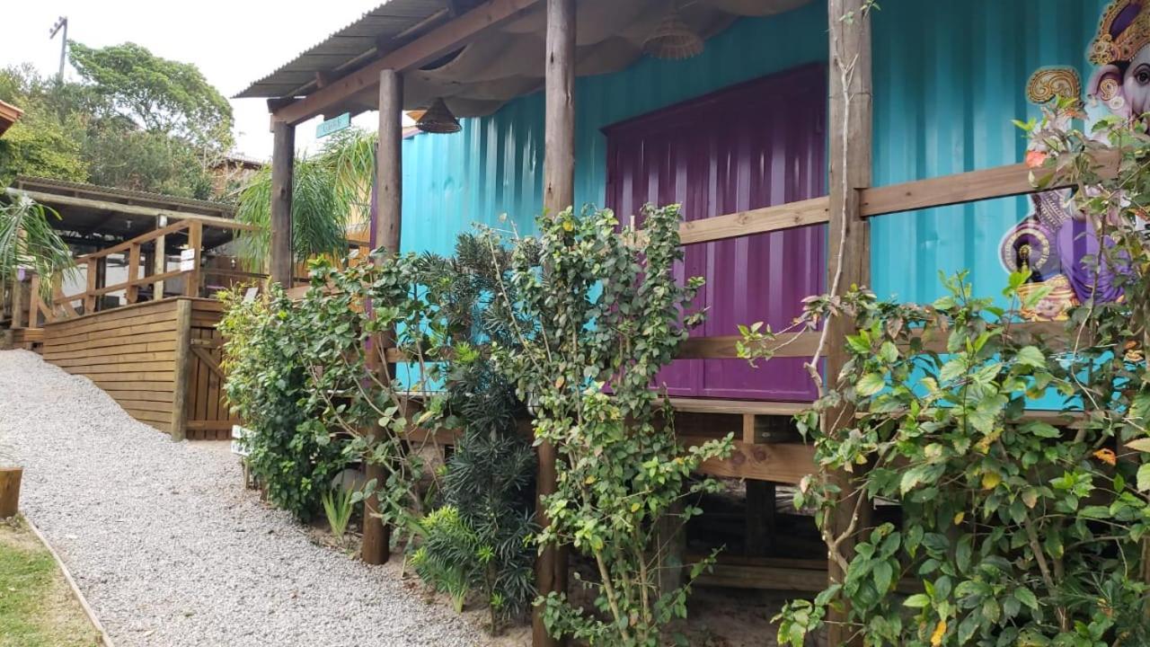 Hindu Box Containers E Cabanas Praia do Rosa Eksteriør billede
