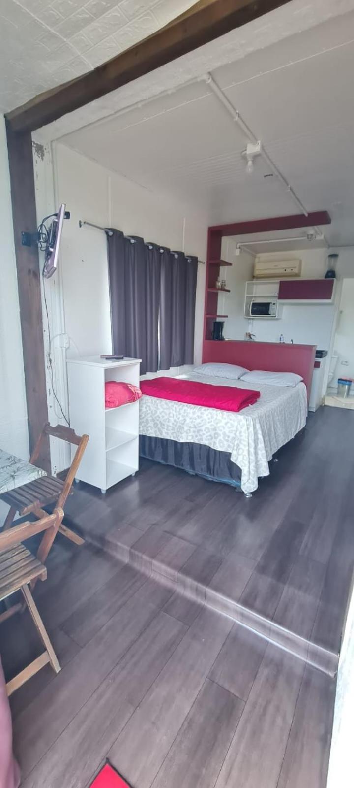 Hindu Box Containers E Cabanas Praia do Rosa Eksteriør billede